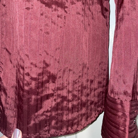 Large Button Down Top. MUST BE BUNDLED - Picture 5 of 9